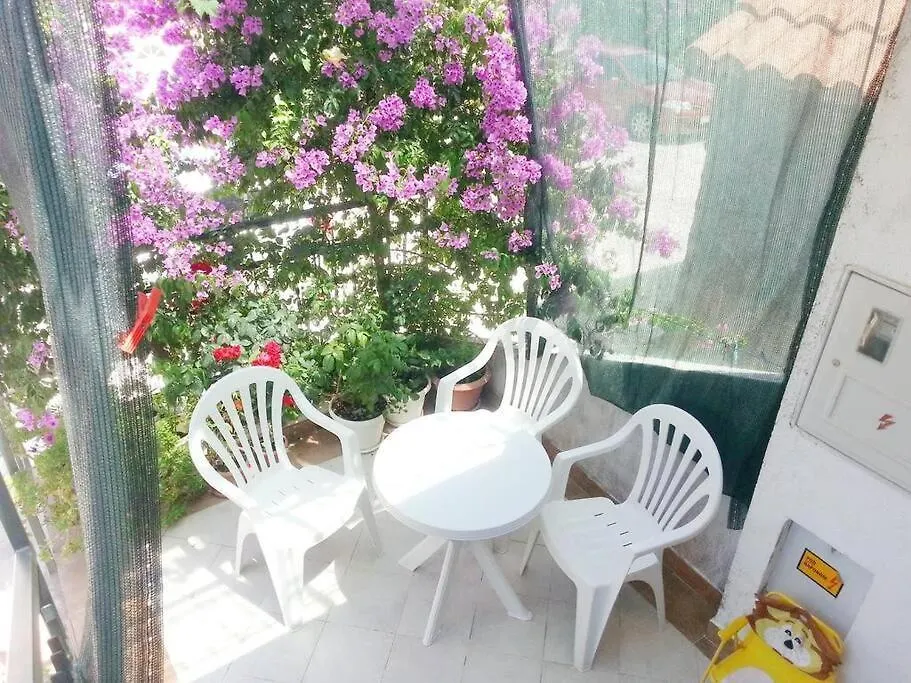 Marjan Park, Peaceful Family Place, Free Parking, 2 Minute From Beach Apartment Split